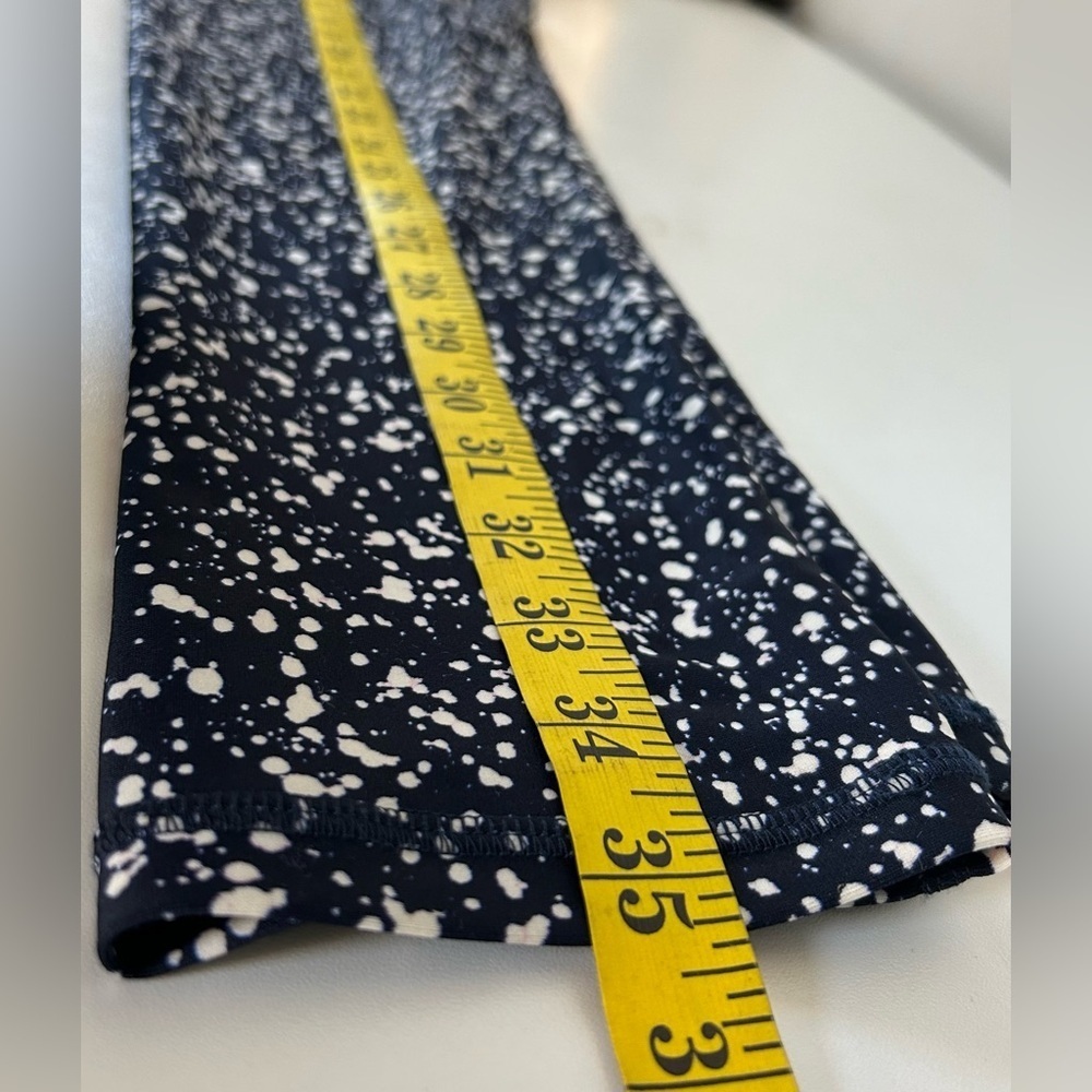 TORY BURCH CONFETTI NAVY BLUE/WHITE YOGA LEGGINGS Sz.M. LIGHT COMPRESSION - Picture 7 of 8